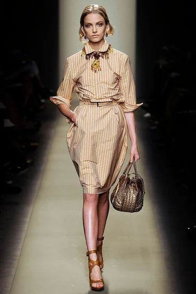 Look 19
